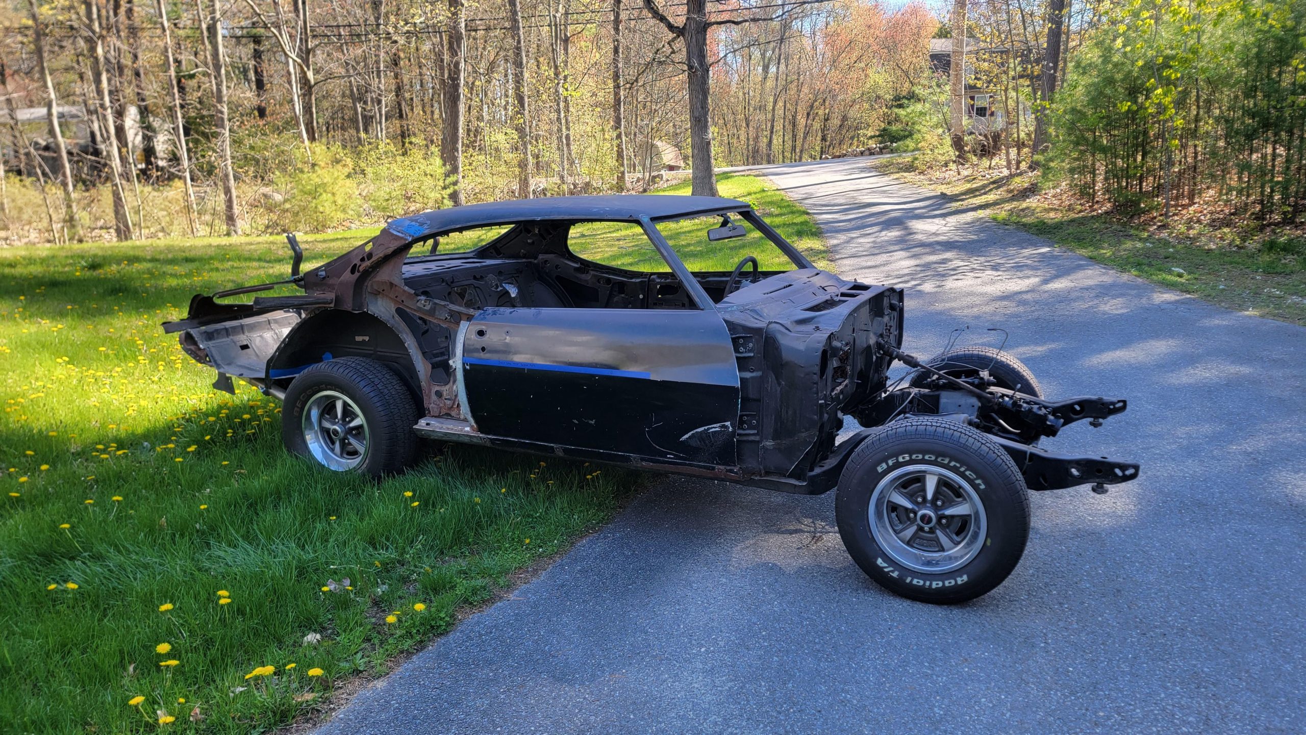 Everyone laughed when Grandpa bought a junk car, but then they were amazed by what he found…