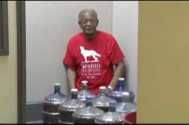 Man who saved pennies for 45 years. Cash is out